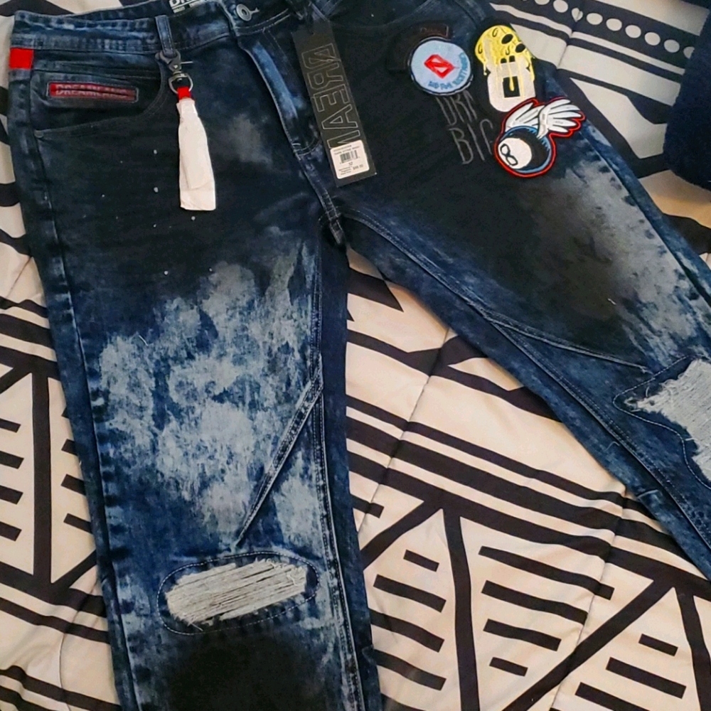 Dream land jeans with embroidery